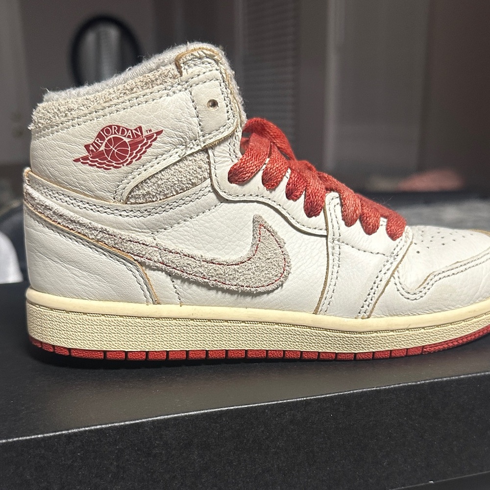 Jordan Kids Shoes in Cream and Red